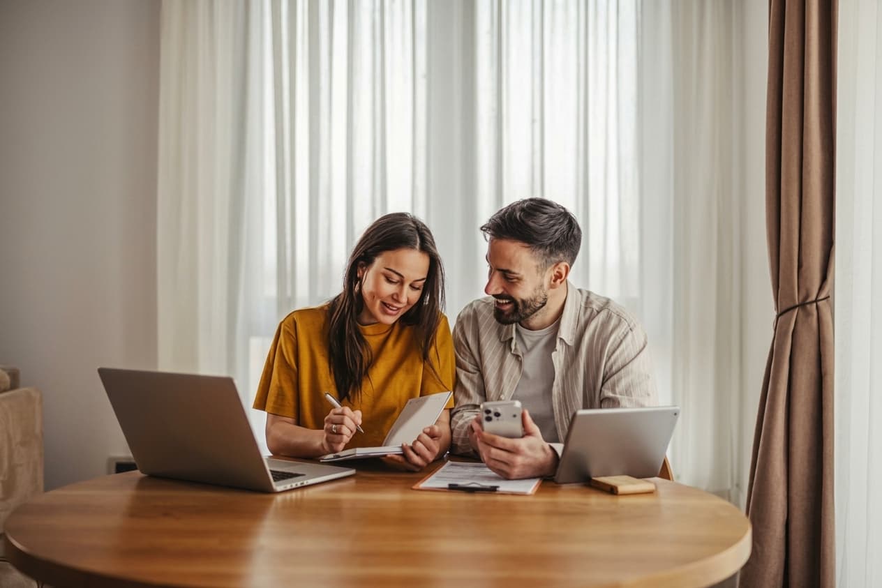 Equipe em planejamento e gestão de recursos